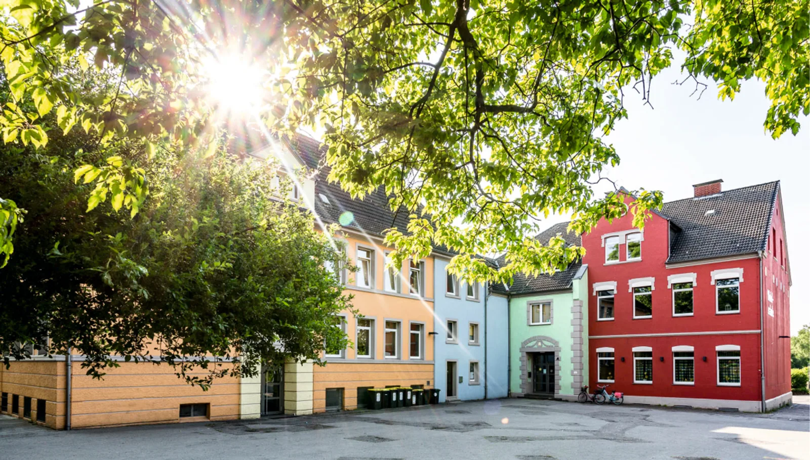 Waldschule Herten nach der farblichen Neugestaltung durch Malerbetrieb Bury